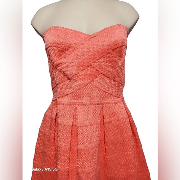 Sans Souci Strapless Coral Dress - Picture 10 of 12